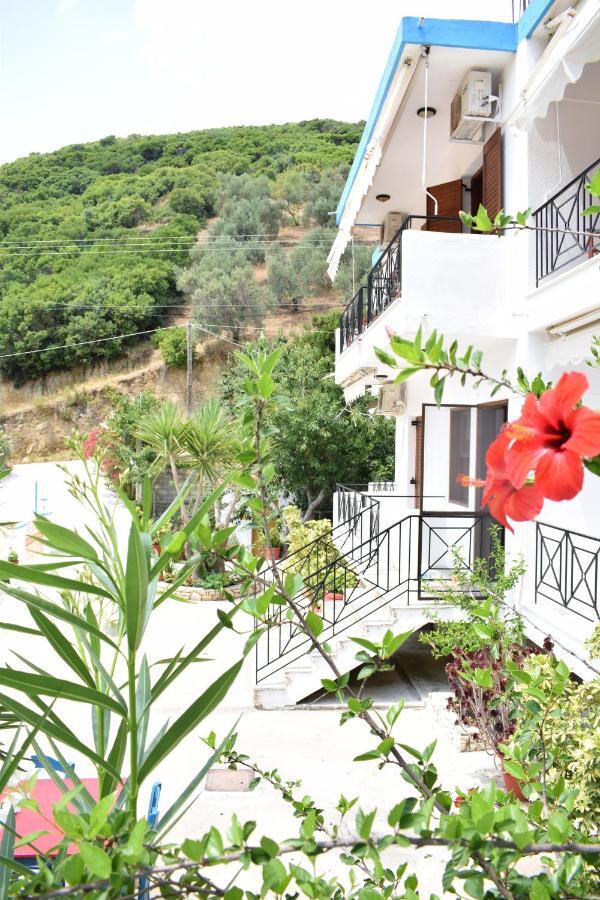 Nikis Rooms Kalamakia Экстерьер фото